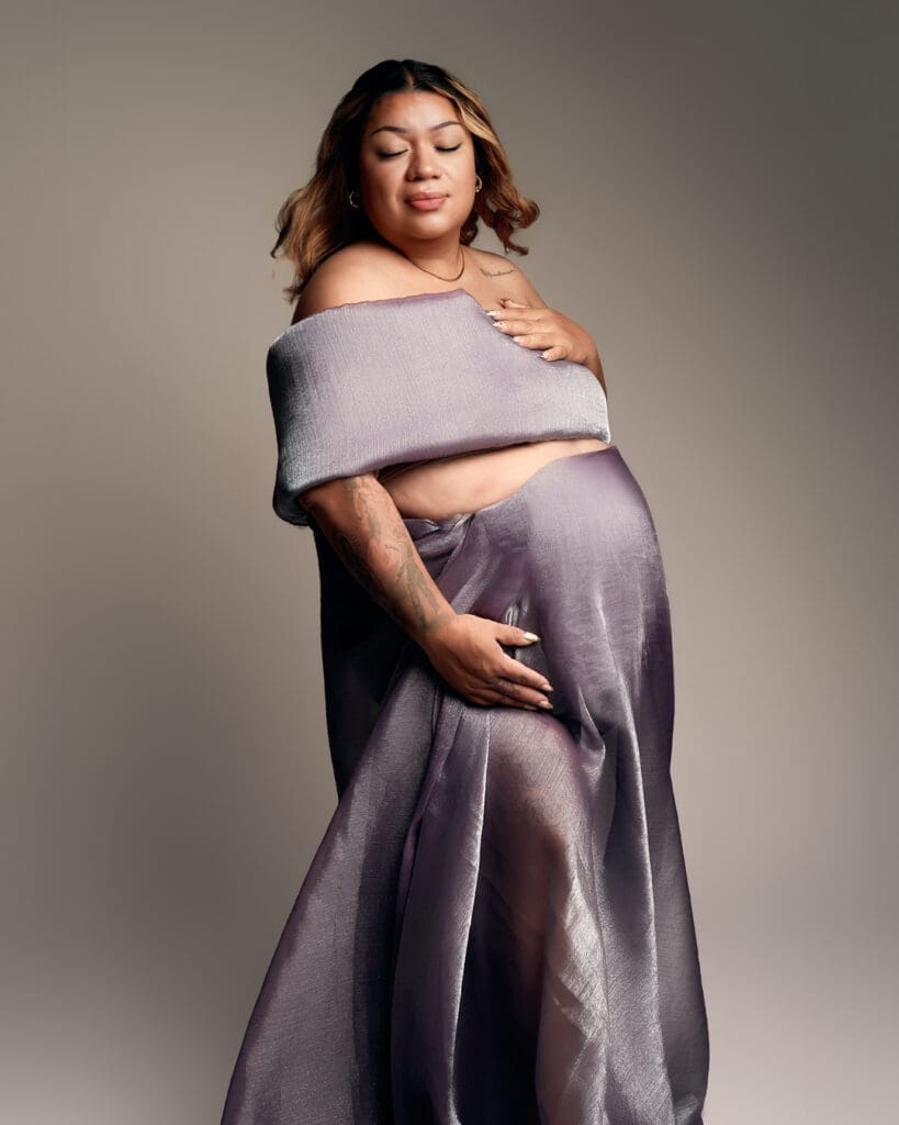 Elegant plus size maternity photography in Scottsdale by Rashmi Aleti