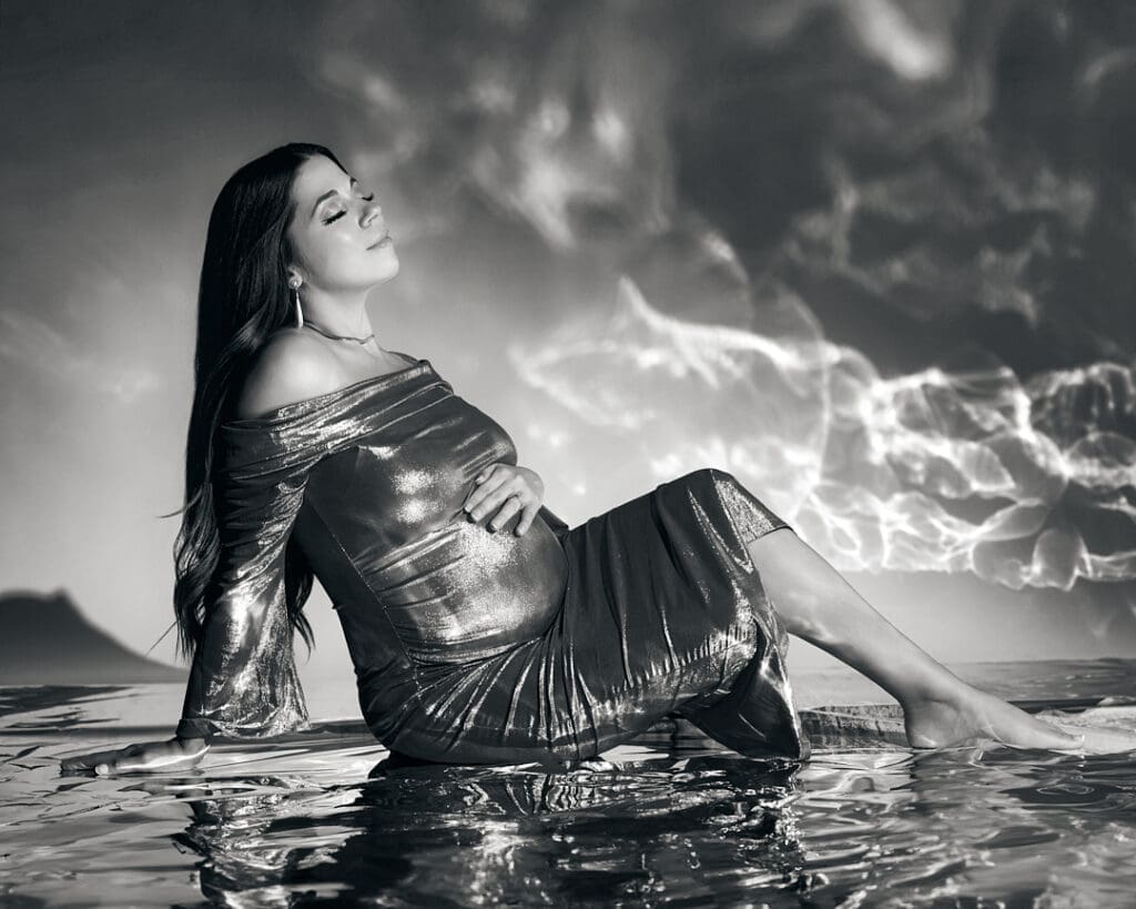Pregnant mother during Scottsdale maternity photography session